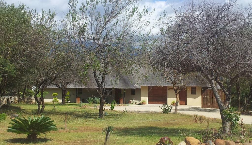 Stunning Mountain Views From A 3-Bedroom Home With Pool Hoedspruit Bilik gambar