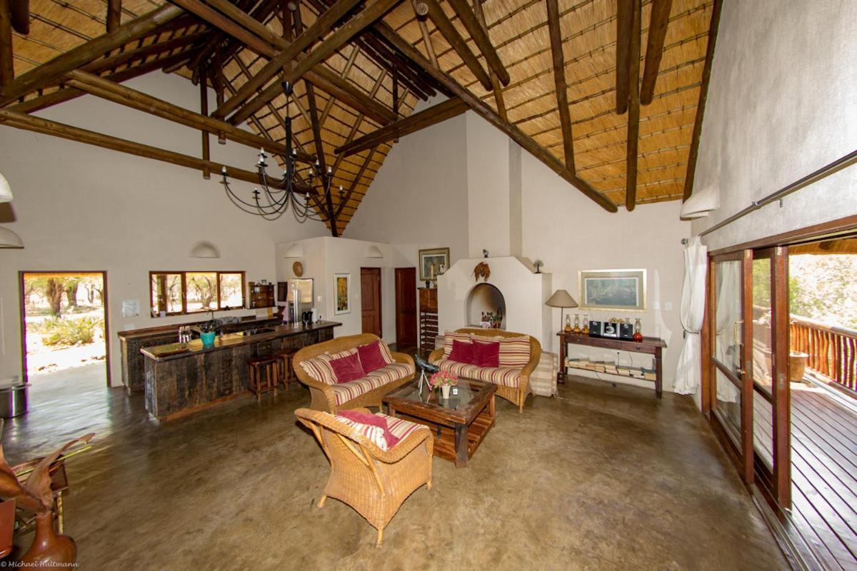 Stunning Mountain Views From A 3-Bedroom Home With Pool Hoedspruit Luaran gambar